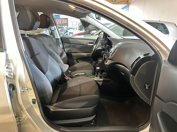 Hyundai i30 12 of 14