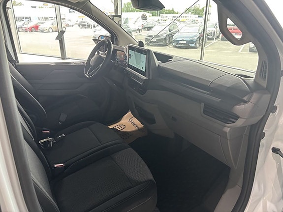 Volkswagen Transporter 3 of 5