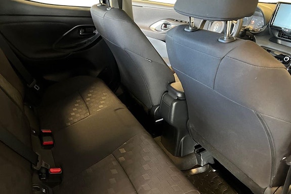 Toyota Yaris 9 of 21