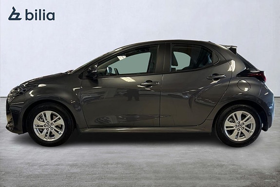 Toyota Yaris 3 of 5