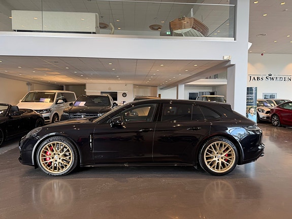 Porsche Panamera GTS 2 of 5