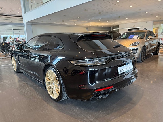 Porsche Panamera GTS 3 of 5