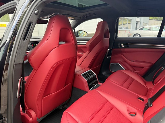 Porsche Panamera GTS 7 of 21