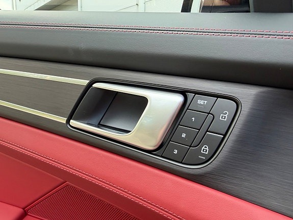Porsche Panamera GTS 19 of 21