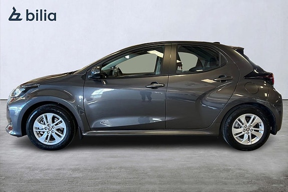 Toyota Yaris 3 of 5