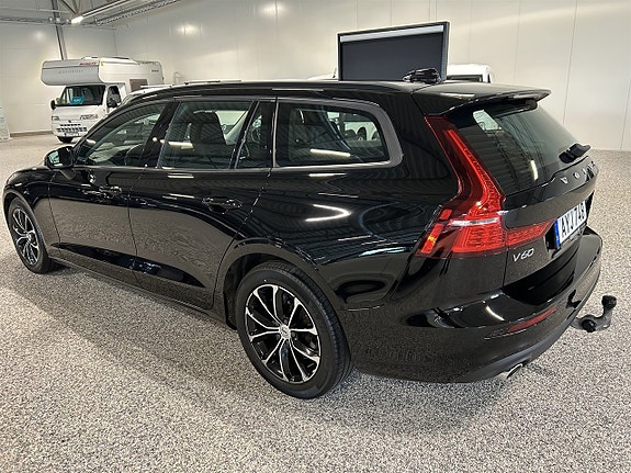 Volvo V60 2 of 5