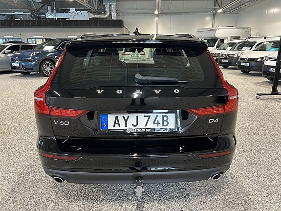 Volvo V60 3 of 5