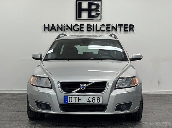 Volvo V50 2 of 14