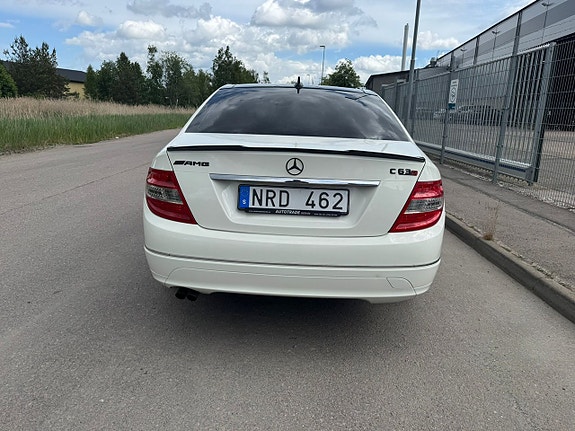 Mercedes-Benz C180 4 of 5