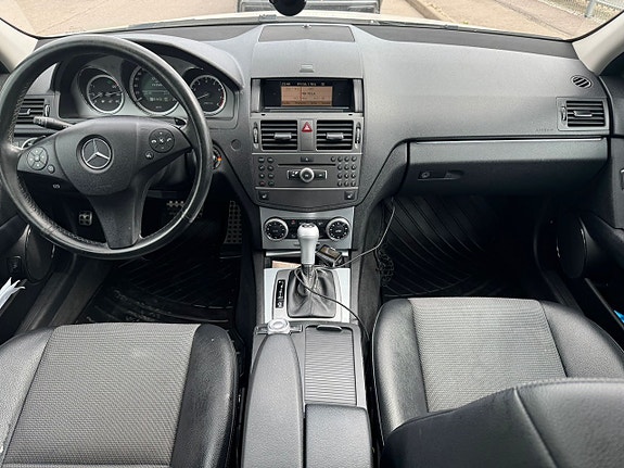 Mercedes-Benz C180 6 of 11