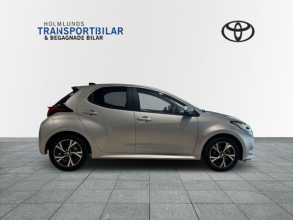 Toyota Yaris 4 of 28