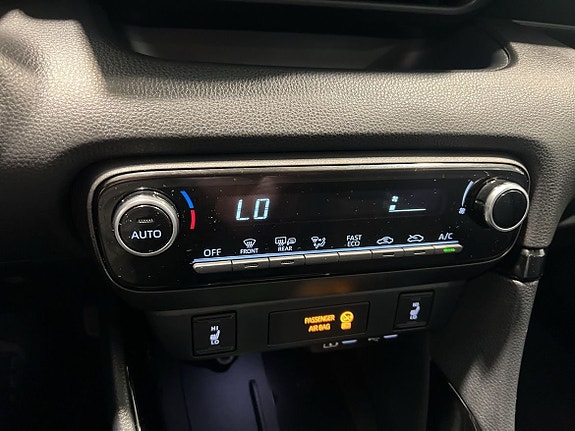 Toyota Yaris 15 of 28