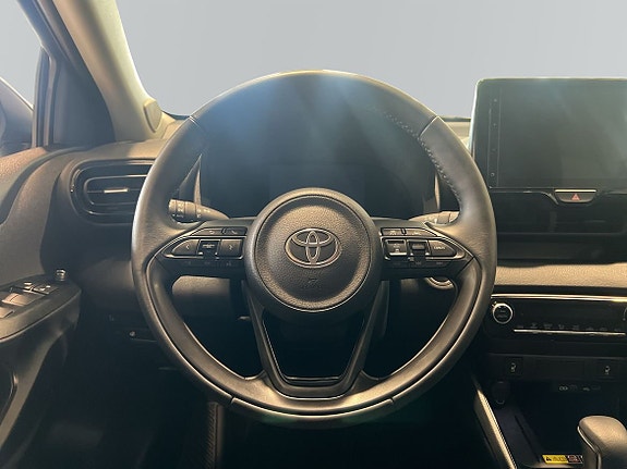 Toyota Yaris 7 of 28
