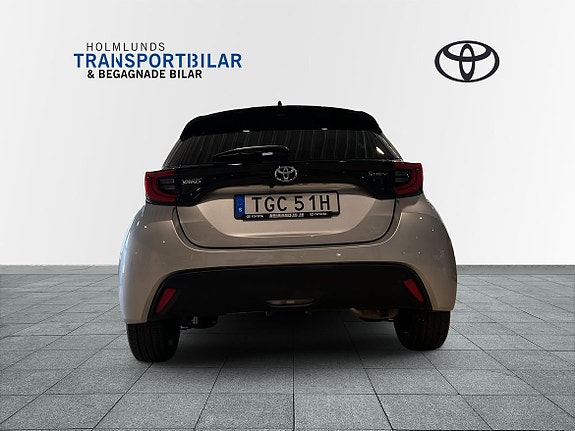Toyota Yaris 5 of 28