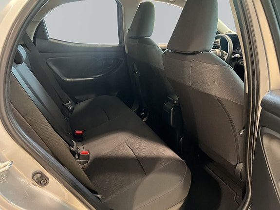 Toyota Yaris 11 of 28