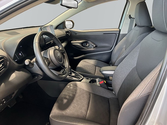 Toyota Yaris 9 of 28