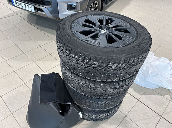 Toyota bZ4X 24 of 26