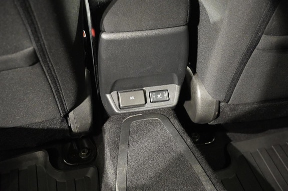 Nissan Leaf 14 of 16