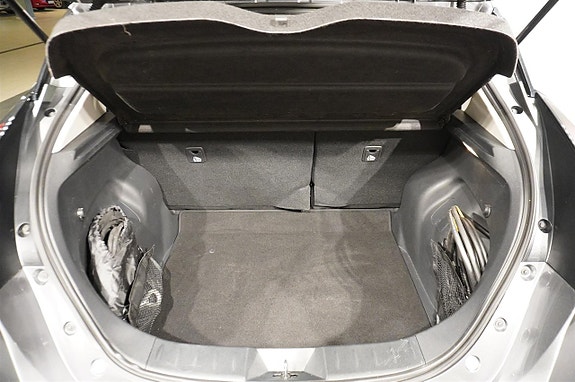 Nissan Leaf 6 of 16