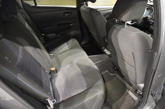 Nissan Leaf 8 of 16