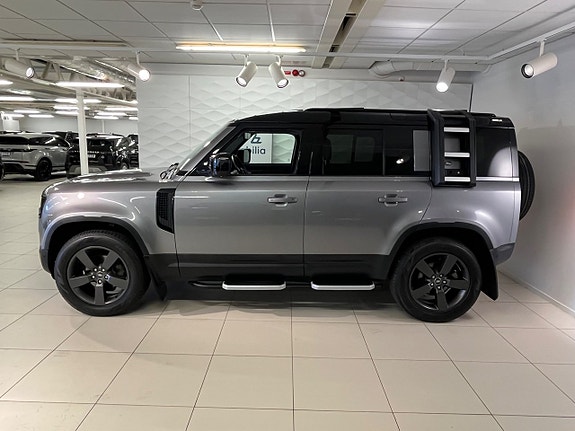 Land Rover Defender 110 3 of 5