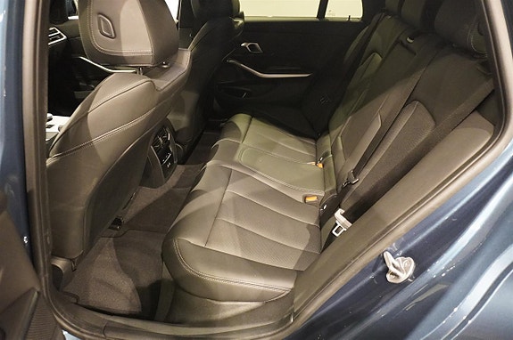 BMW 330e 5 of 5