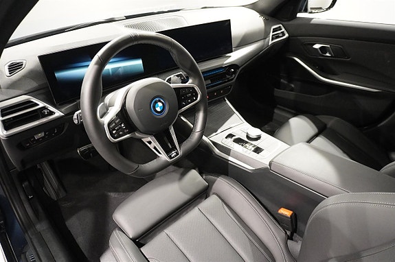 BMW 330e 4 of 5