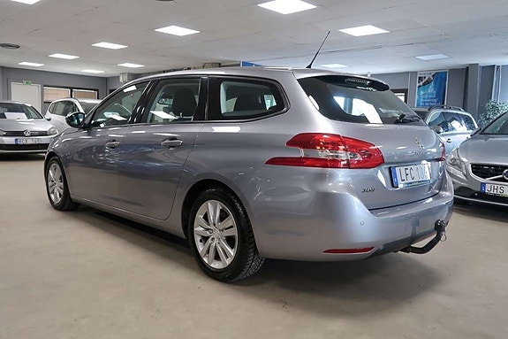 Peugeot 308 SW 4 of 5