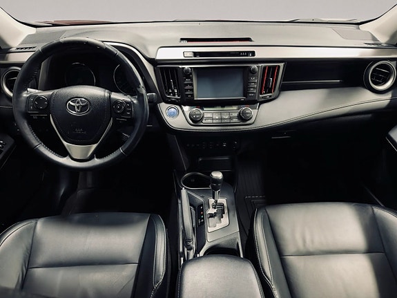 Toyota RAV4 16 of 30