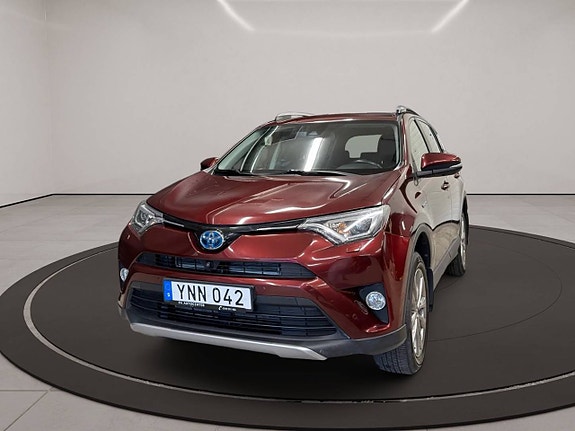 Toyota RAV4 4 of 30