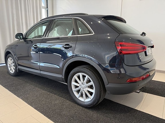 Audi Q3 3 of 5