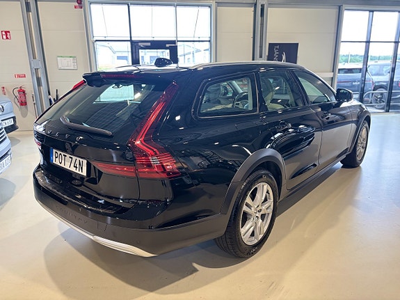 Volvo V90 Cross Country 9 of 21