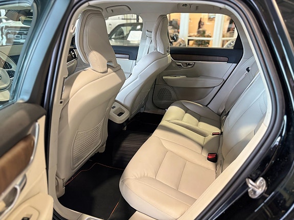 Volvo V90 Cross Country 18 of 21