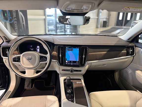 Volvo V90 Cross Country 11 of 21