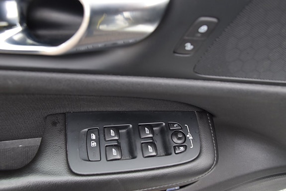 Volvo V60 22 of 27