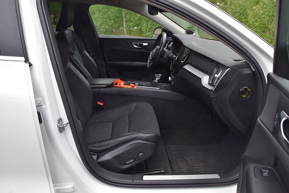 Volvo V60 9 of 27