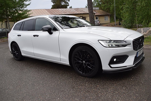 Volvo V60 3 of 5