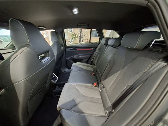 Skoda Enyaq 8 of 12