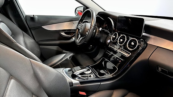 Mercedes-Benz C300 e 3 of 5
