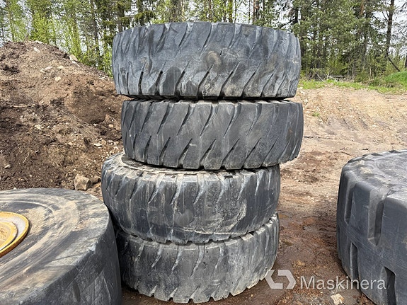 Entreprenaddäck Bridgestone V-steel E-lug 3 of 26