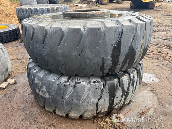 Entreprenaddäck Bridgestone V-steel E-lug 11 of 26