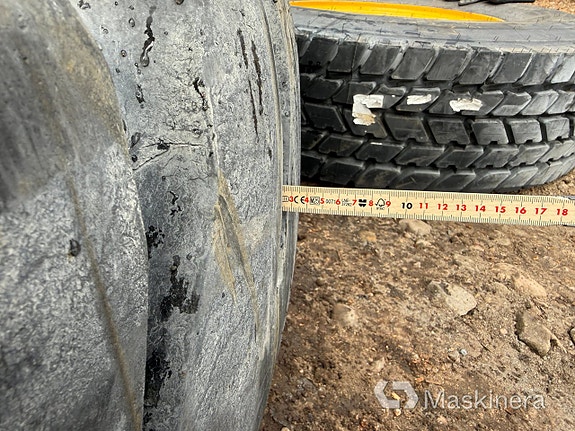 Entreprenaddäck Bridgestone V-steel E-lug 20 of 26