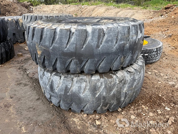 Entreprenaddäck Bridgestone V-steel E-lug 16 of 26