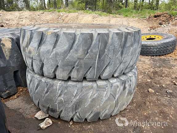 Entreprenaddäck Bridgestone V-steel E-lug 23 of 26