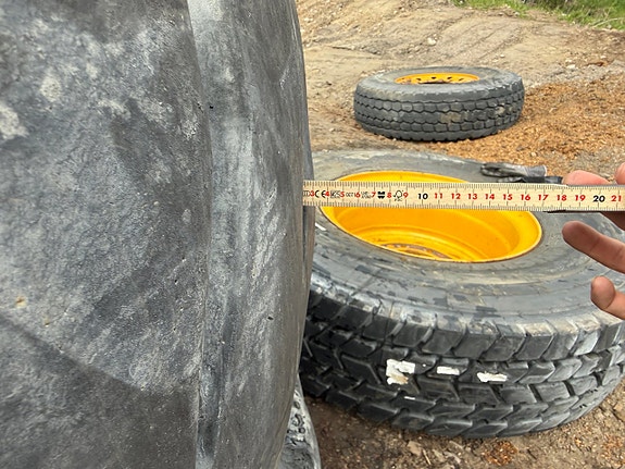 Entreprenaddäck Bridgestone V-steel E-lug 19 of 26