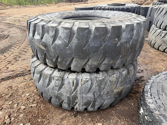 Entreprenaddäck Bridgestone V-steel E-lug 17 of 26