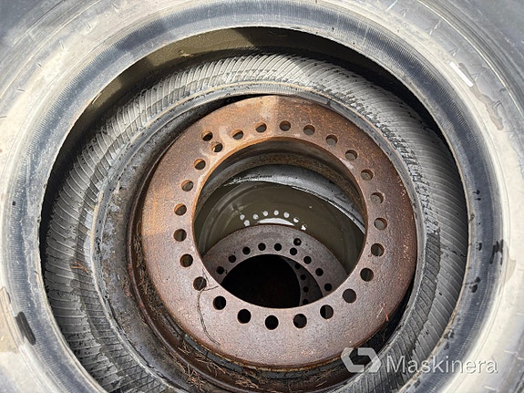 Entreprenaddäck Bridgestone V-steel E-lug 4 of 26