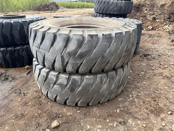 Entreprenaddäck Bridgestone V-steel E-lug 21 of 26