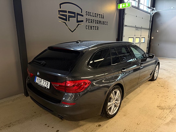 BMW 520d 3 of 5