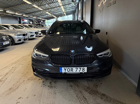 BMW 520d 4 of 5